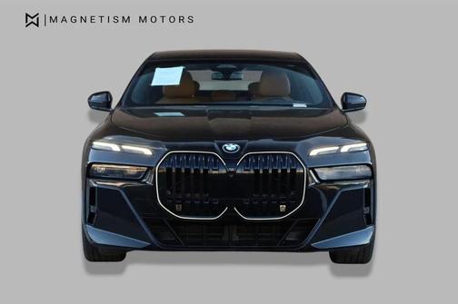 Black Sapphire Metallic 2024 BMW 740 740i