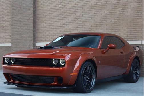 Go Mango 2021 Dodge Challenger R/T Scat Pack