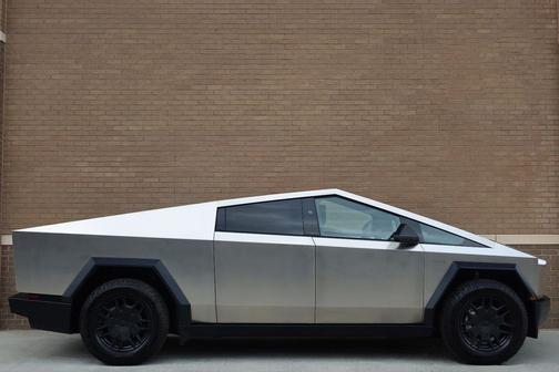 Stainless Steel 2024 Tesla Cybertruck Cyberbeast
