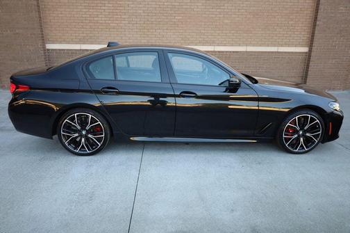 2022 BMW 540 i