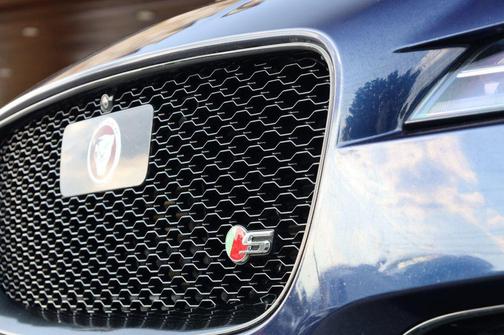 2018 Jaguar F-PACE S
