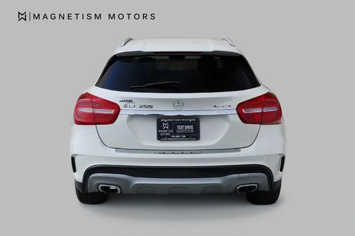 Cirrus White 2015 Mercedes-Benz GLA-Class 4MATIC