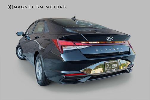 2021 Hyundai ELANTRA SE