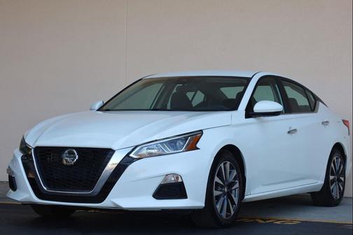 Glacier White 2021 Nissan Altima S FWD