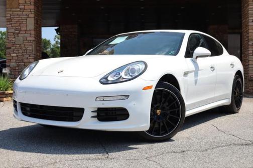 2015 Porsche Panamera 4