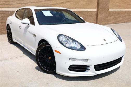 2015 Porsche Panamera 4
