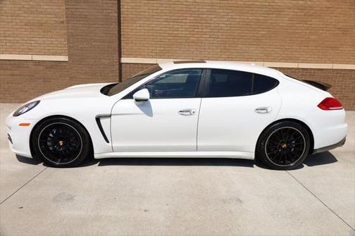 2015 Porsche Panamera 4