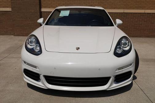 2015 Porsche Panamera 4