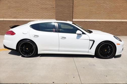 2015 Porsche Panamera 4