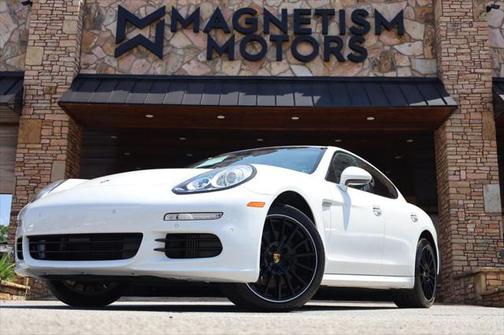 2015 Porsche Panamera 4