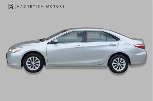 Celestial Silver Metallic 2017 Toyota Camry LE