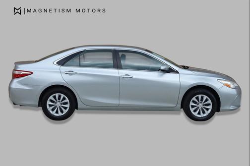 Celestial Silver Metallic 2017 Toyota Camry LE
