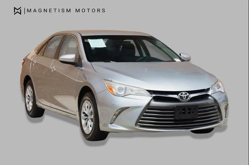 Celestial Silver Metallic 2017 Toyota Camry LE