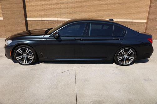 2017 BMW 740 740i