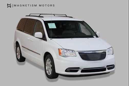 Bright White Clearcoat 2014 Chrysler Town & Country Touring