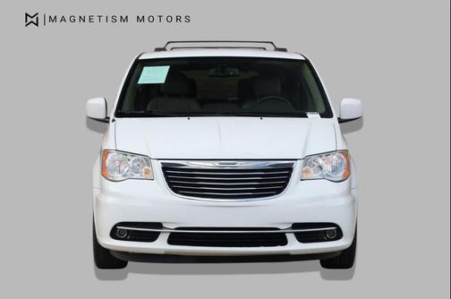 Bright White Clearcoat 2014 Chrysler Town & Country Touring