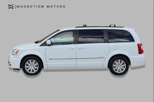 Bright White Clearcoat 2014 Chrysler Town & Country Touring