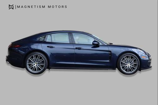 Night Blue Metallic 2019 Porsche Panamera 4