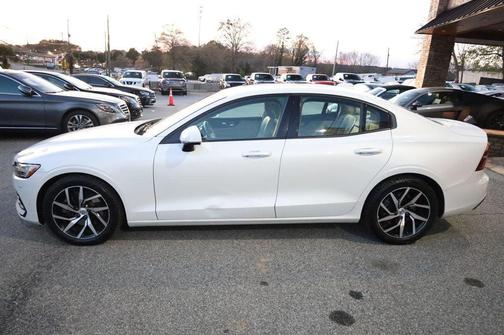 2020 Volvo S60 T5 Momentum