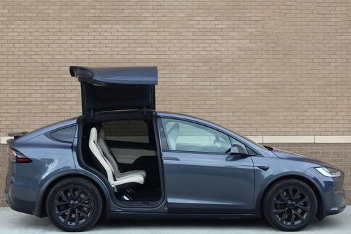 Midnight Silver Metallic 2023 Tesla Model X Standard Range