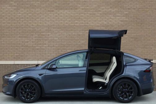 Midnight Silver Metallic 2023 Tesla Model X Standard Range