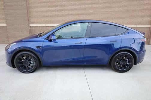 2022 Tesla Model Y Long Range Dual Motor All-Wheel Drive