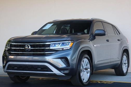 Platinum Gray Metallic 2023 Volkswagen Atlas Cross Sport 2.0T SE w/Technology
