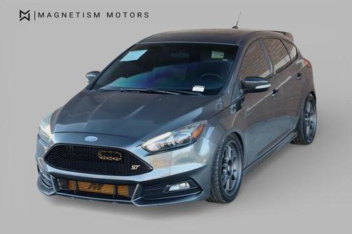 2018 Ford Focus ST 