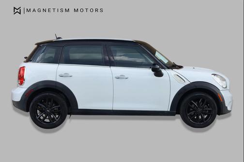 Light White 2016 MINI Countryman Cooper