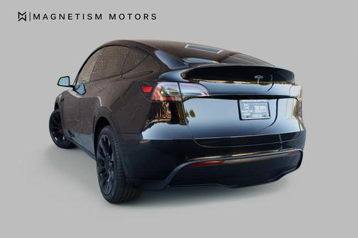 2022 Tesla Model Y Long Range Dual Motor All-Wheel Drive