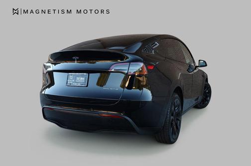 2022 Tesla Model Y Long Range Dual Motor All-Wheel Drive