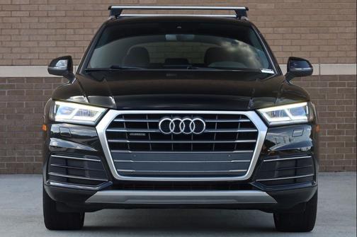 Mythos Black Metallic 2018 Audi Q5 2.0T Premium Plus