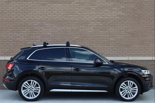 Mythos Black Metallic 2018 Audi Q5 2.0T Premium Plus