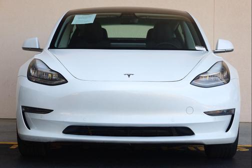 Pearl White Multi-Coat 2020 Tesla Model 3 Standard Range Plus