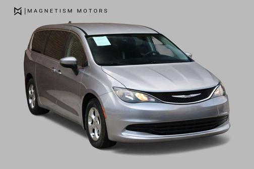 Billet Silver Metallic Clearcoat 2017 Chrysler Pacifica LX
