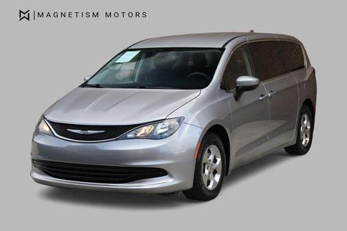 Billet Silver Metallic Clearcoat 2017 Chrysler Pacifica LX