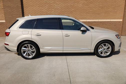 2022 Audi Q7 55 Prestige