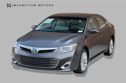 Magnetic Gray Metallic 2013 Toyota Avalon XLE