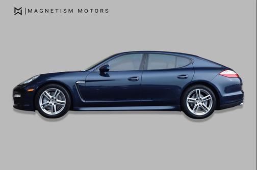 Dark Blue Metallic 2012 Porsche Panamera 4