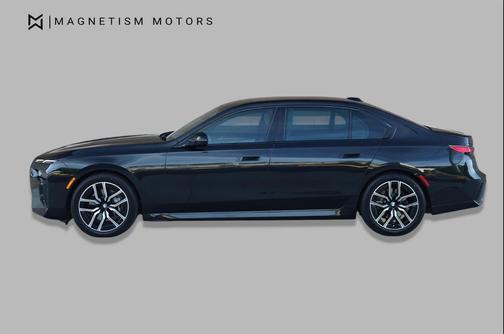 Black Sapphire Metallic 2023 BMW 740 i
