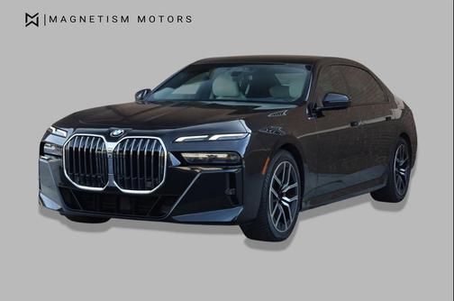 Black Sapphire Metallic 2023 BMW 740 i
