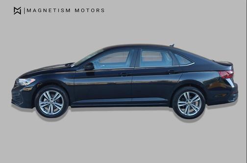 Deep Black Pearl 2024 Volkswagen Jetta 1.5T SE