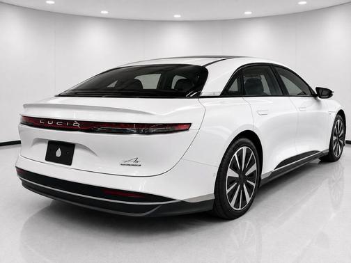 Stellar White Metallic 2024 Lucid Air Grand Touring