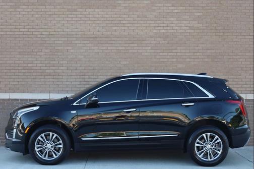 Stellar Black Metallic 2021 Cadillac XT5 Premium Luxury