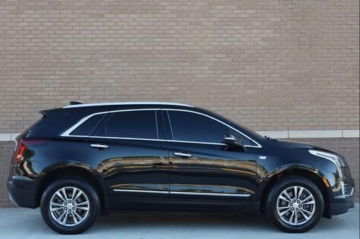 Stellar Black Metallic 2021 Cadillac XT5 Premium Luxury