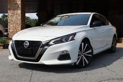2022 Nissan Altima SR FWD