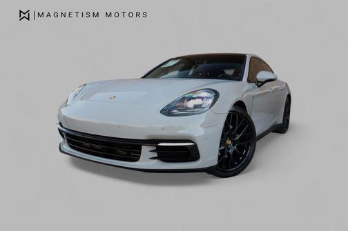 2018 Porsche Panamera 4