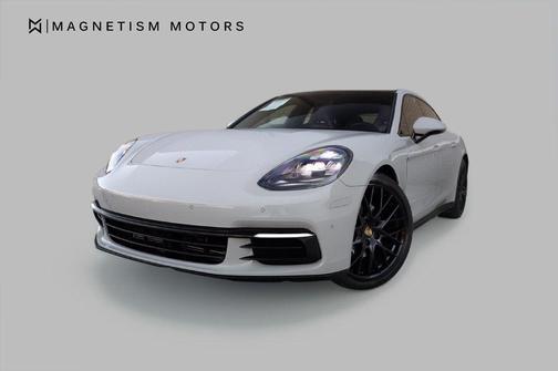 2018 Porsche Panamera 4