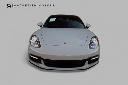 2018 Porsche Panamera 4