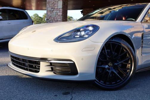 2018 Porsche Panamera 4